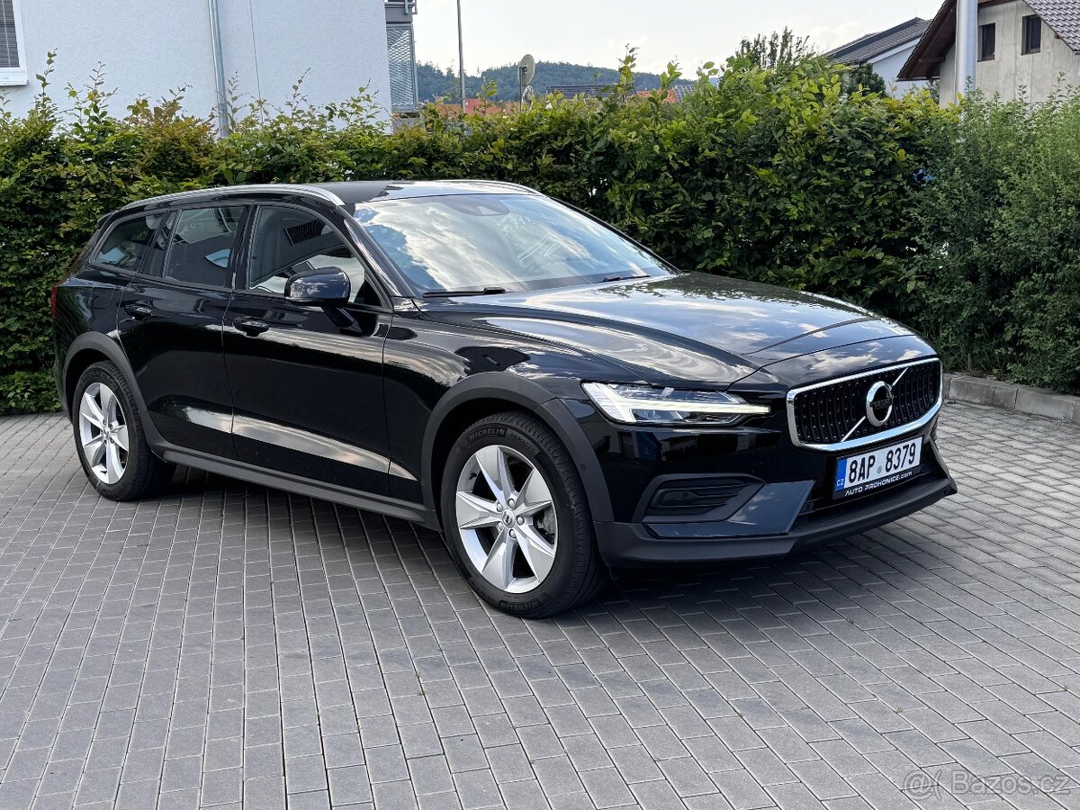 Volvo V60,2.0 B5 AWD Cross Country DPH