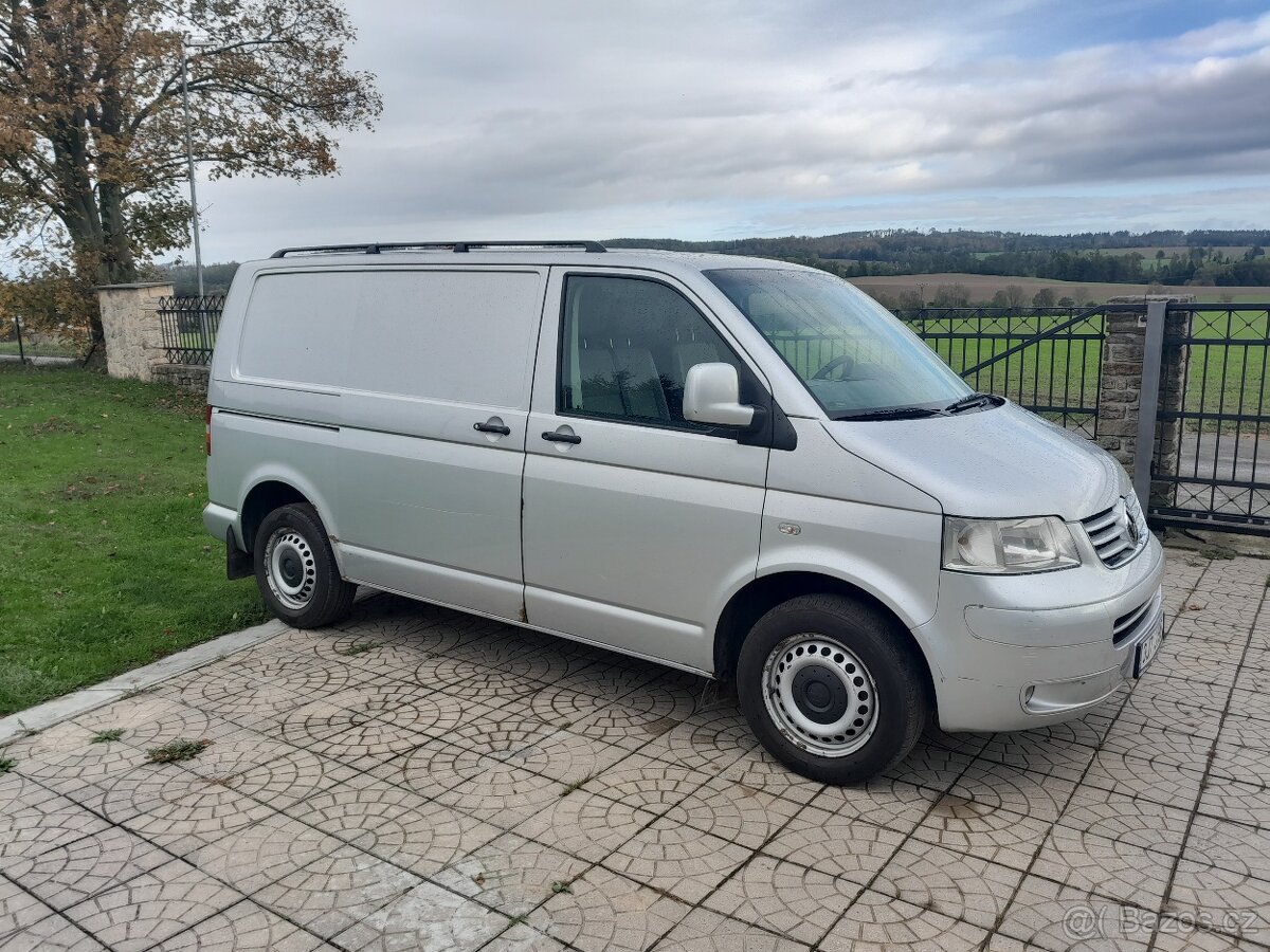 VW Transporter T5, 2,5TDi, 96kW, nová STK, první majitel