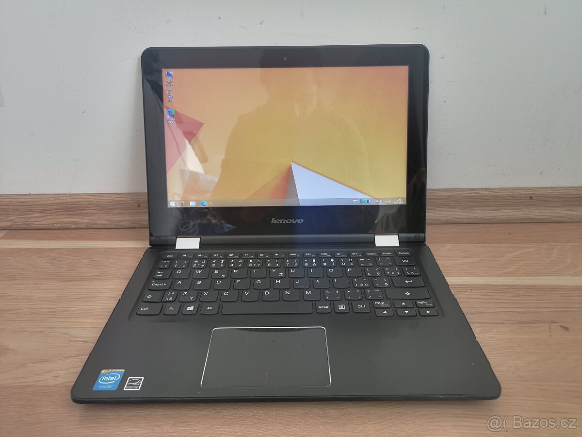 Dotykový notebook Lenovo Yoga 300-11IBY