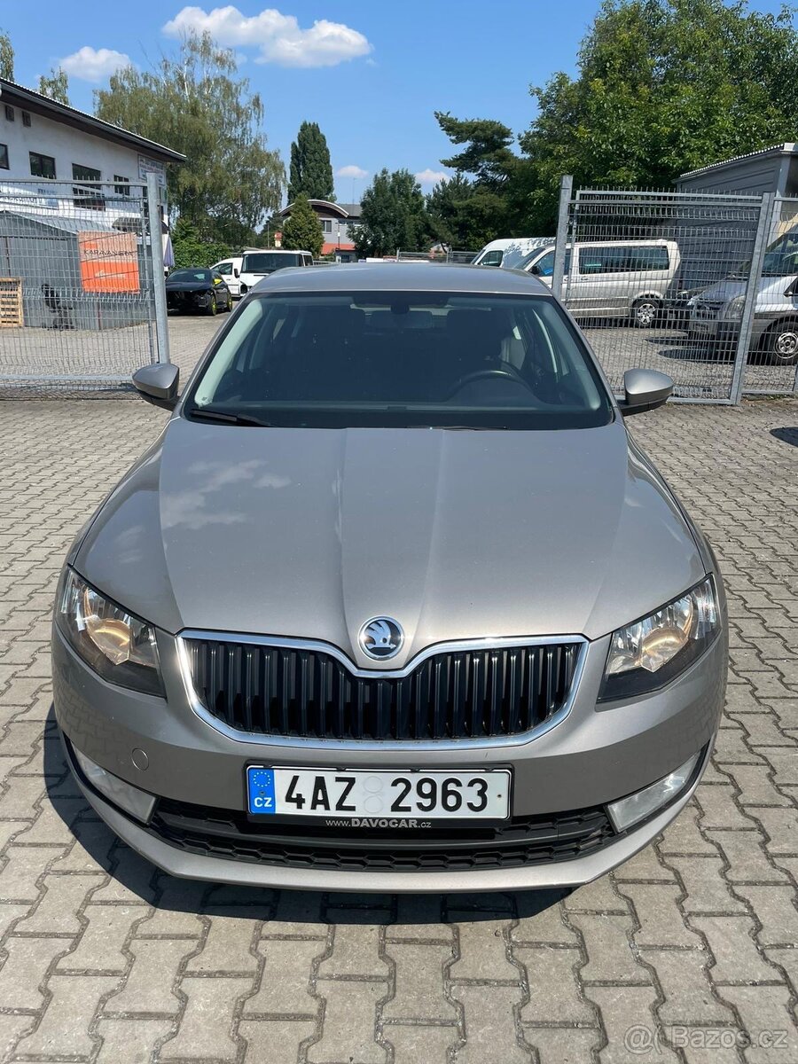 Škoda Octavia 1.6 TDI - AUTOMAT NEBOURANE Praha