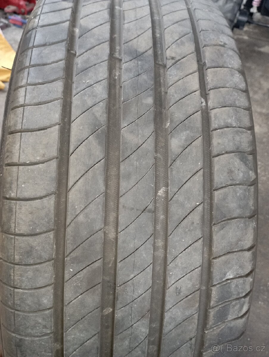 Michelin 215/55 r 18 jako nové najeto jen 6.000km