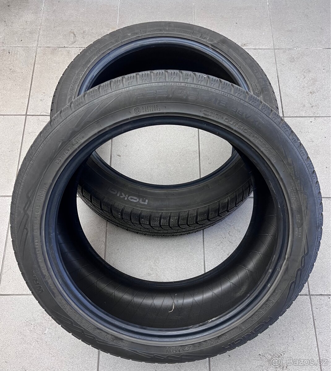 235/45 R18 - 2x zimní Nokian 6mm