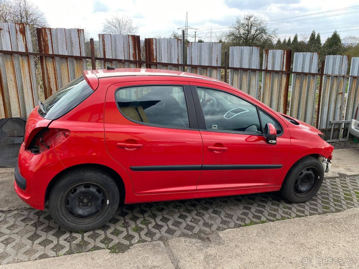 Peugeot 207 1.4 16V RV:2008