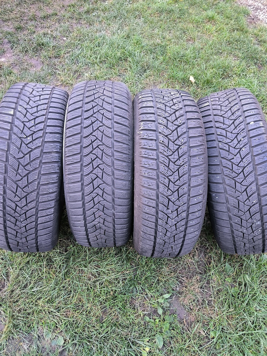 4 zimní pneumatiky 215/60/16 DUNLOP