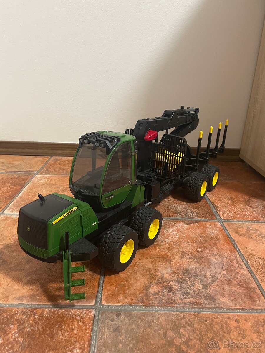 Bruder - John Deere vyvážečka