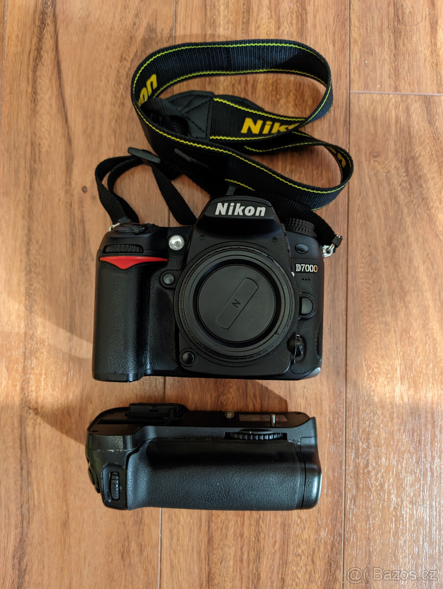 Nikon D7000 + originál grip [SUPER STAV, 24 tis. závěrek]