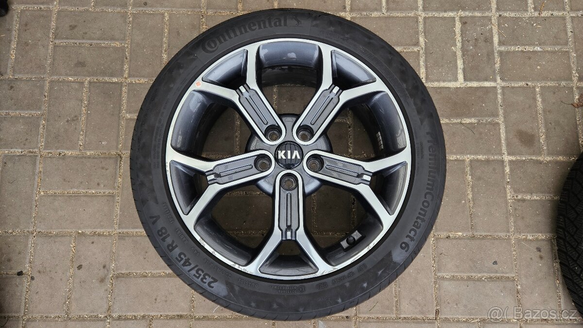 Letní Sada Alu 5x114.3 235/45 R18 Kia Ceed ProCeed XCeed