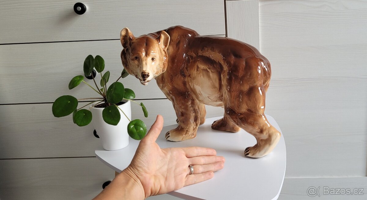 Porcelán figura/ soška medvěd velký