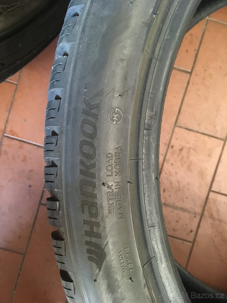 Prodám 1ks zimní pneu Hankook 295/35/R21 107V