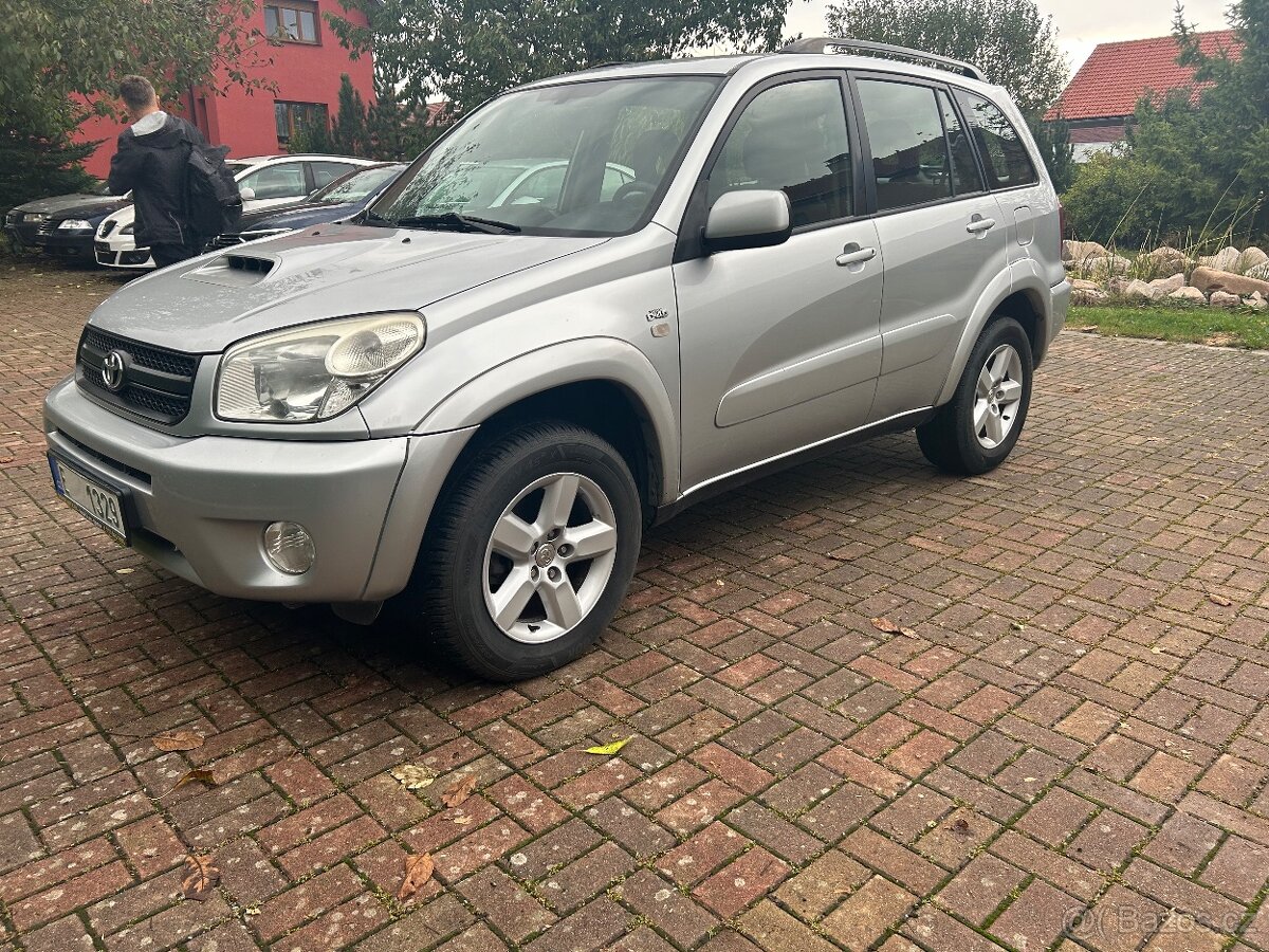 Toyota Rav4 d4d 2.0d 85kw r.v.2005 215Tkm bez koroze