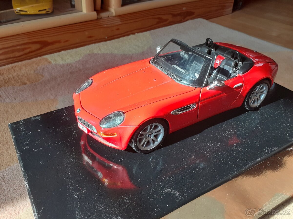 1:18   BMW Z8 a BMW  M ROADSTER