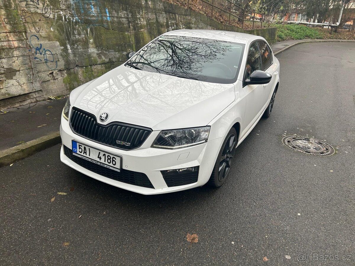 Škoda Octavia 2.0 135 KW RS, DSG, ČR, 1.majitel, garážovano,