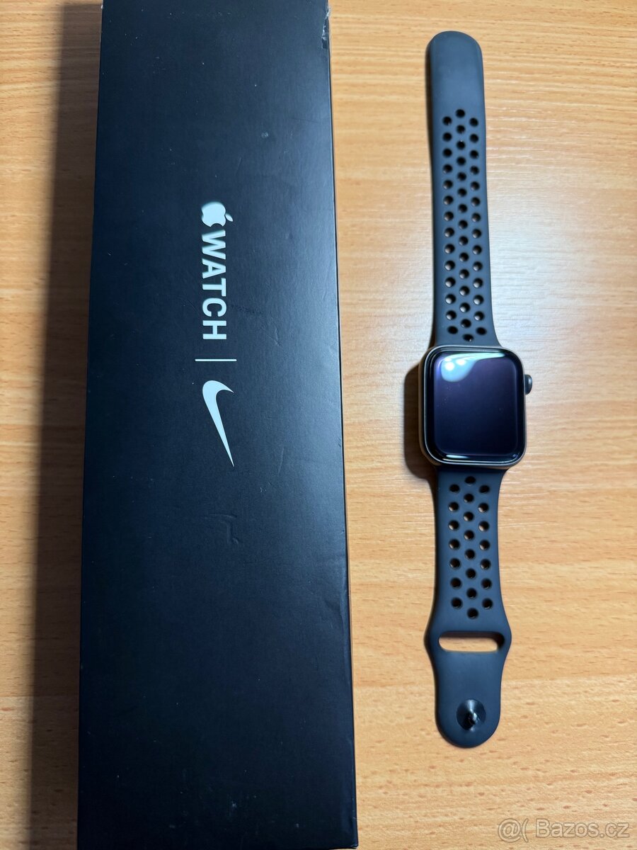 Apple Watch SE Nike 44mm (2022)