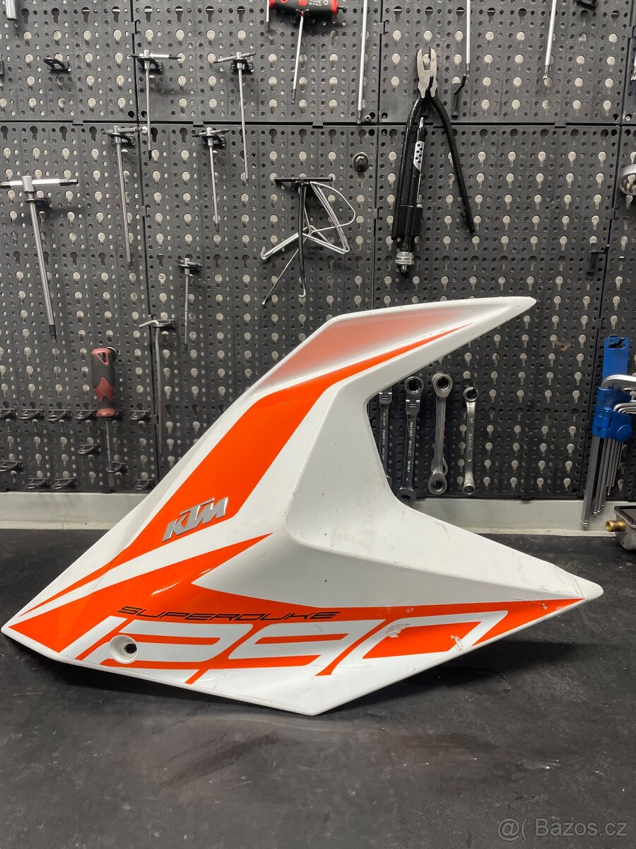 Levý boční plast KTM Superduke 1290