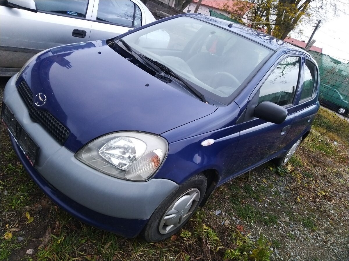 Toyota Yaris 1,0 r.v. 2004 - náhradní díly