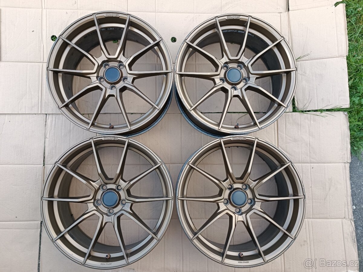 Prodám 19" Motec Ultralight (19x8,5, ET45, 5x108)