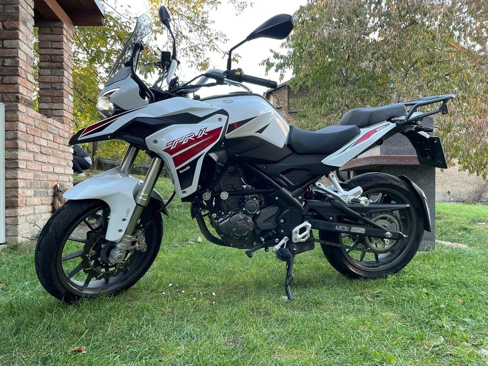 Benelli TRK 251 - Cestovní enduro jako nové