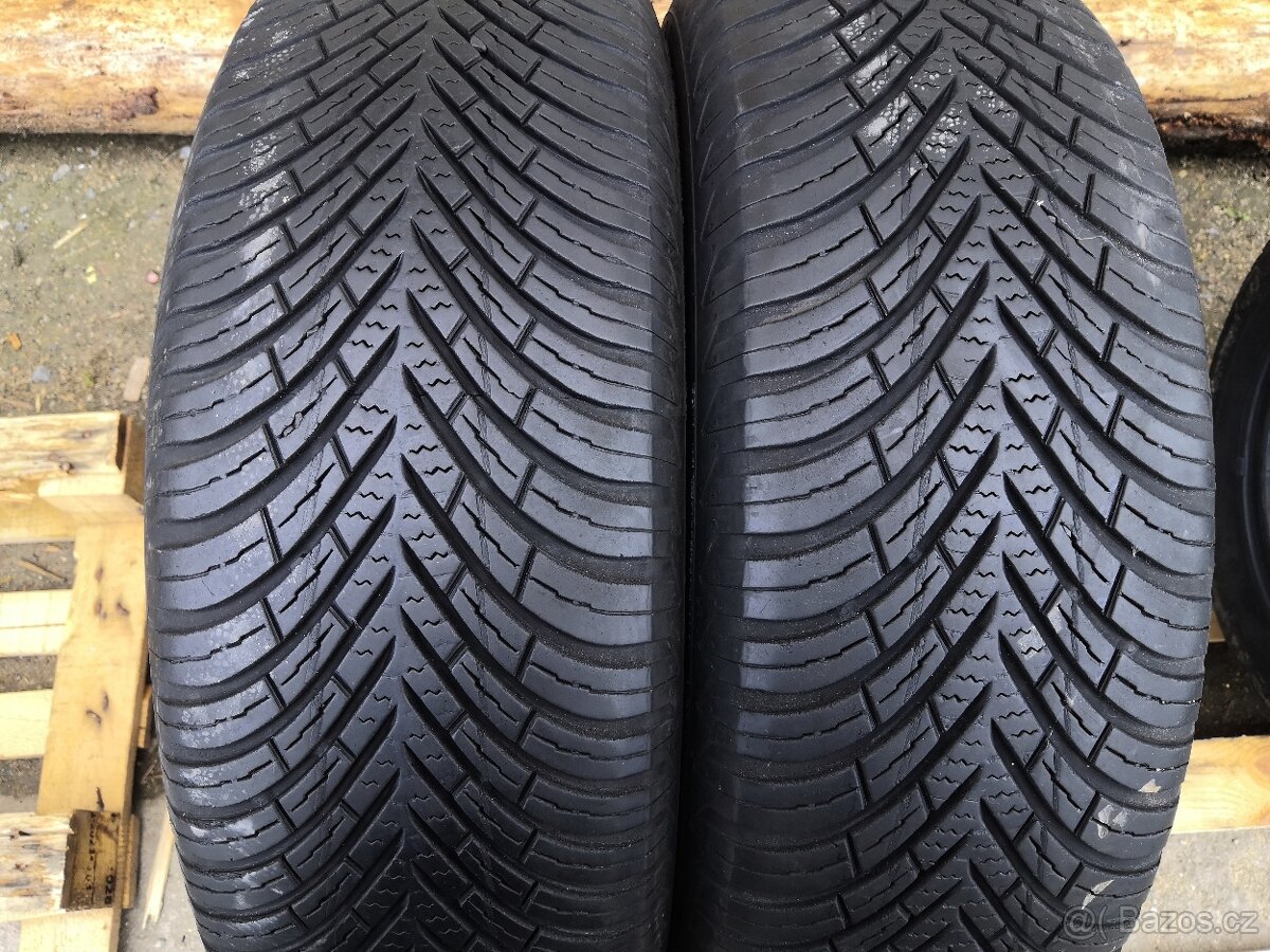 Zimní/Celoroční pneumatiky Vredestein 195/65 R15 91T