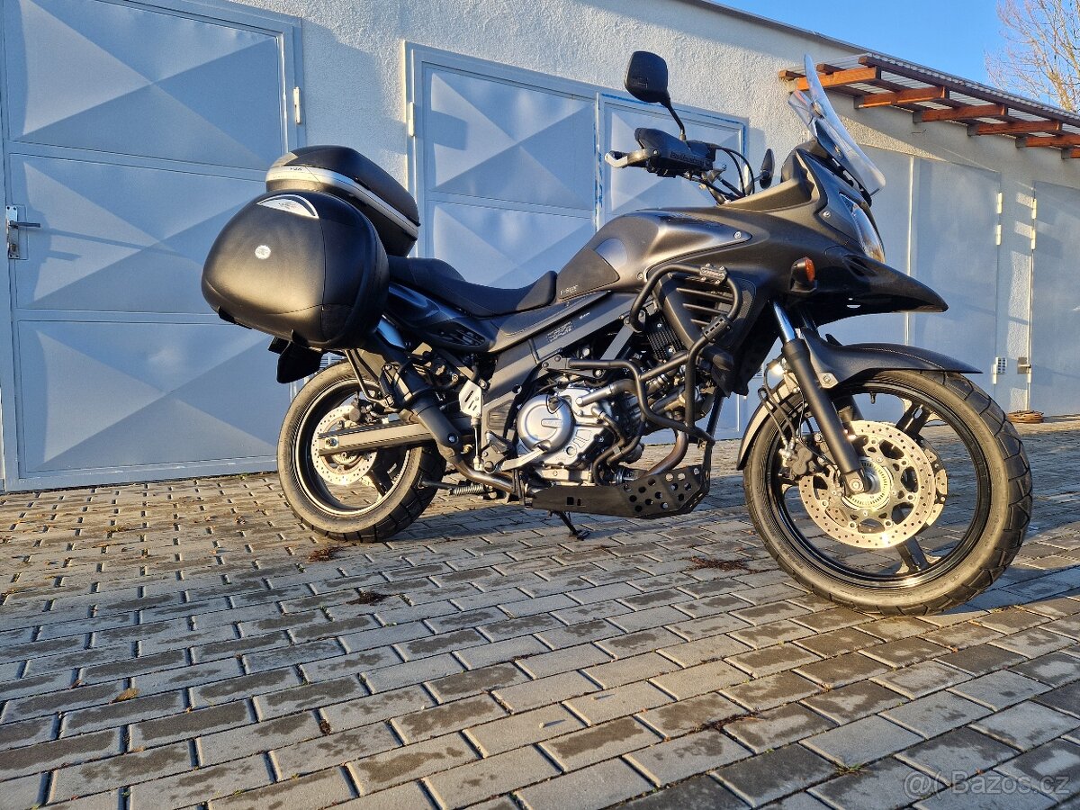 Suzuki V-strom 650, 22 tis, Původ ČR, ABS, nové pneu