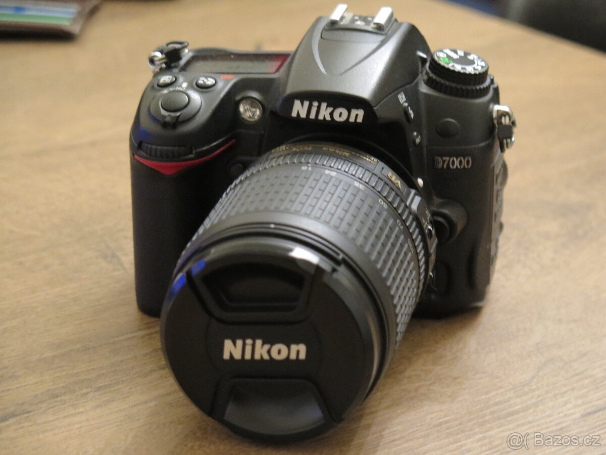 Nikon D7000 + Nikon 18-105 mm