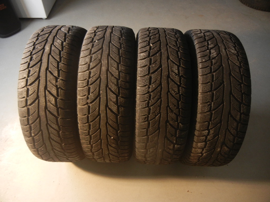 Zimní pneu Cooper 245/70R16