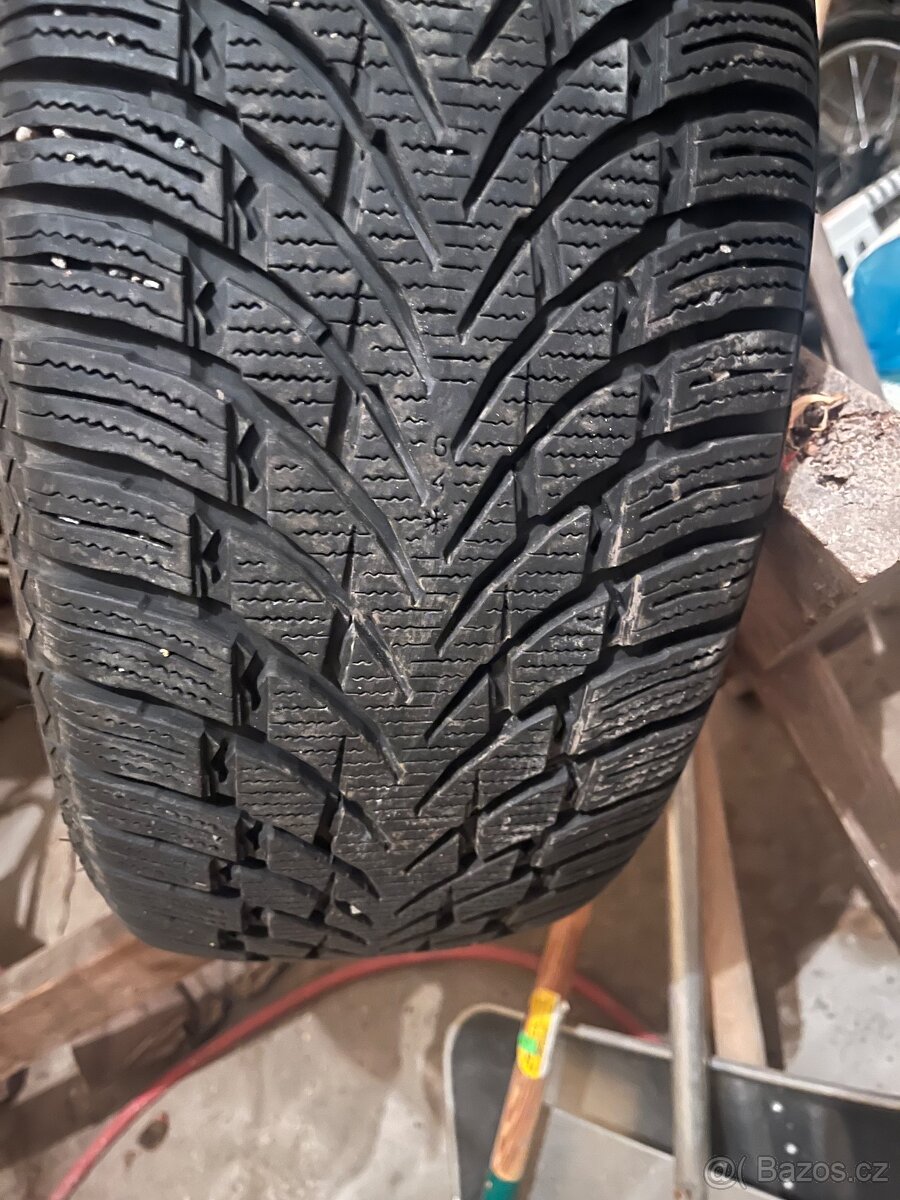 4 ks zimní pneu Nokian Tyres 235/50 r19