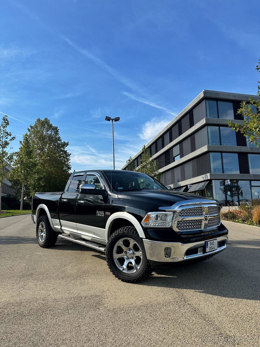 DODGE RAM 1500 Laramie 5.7 Hemi