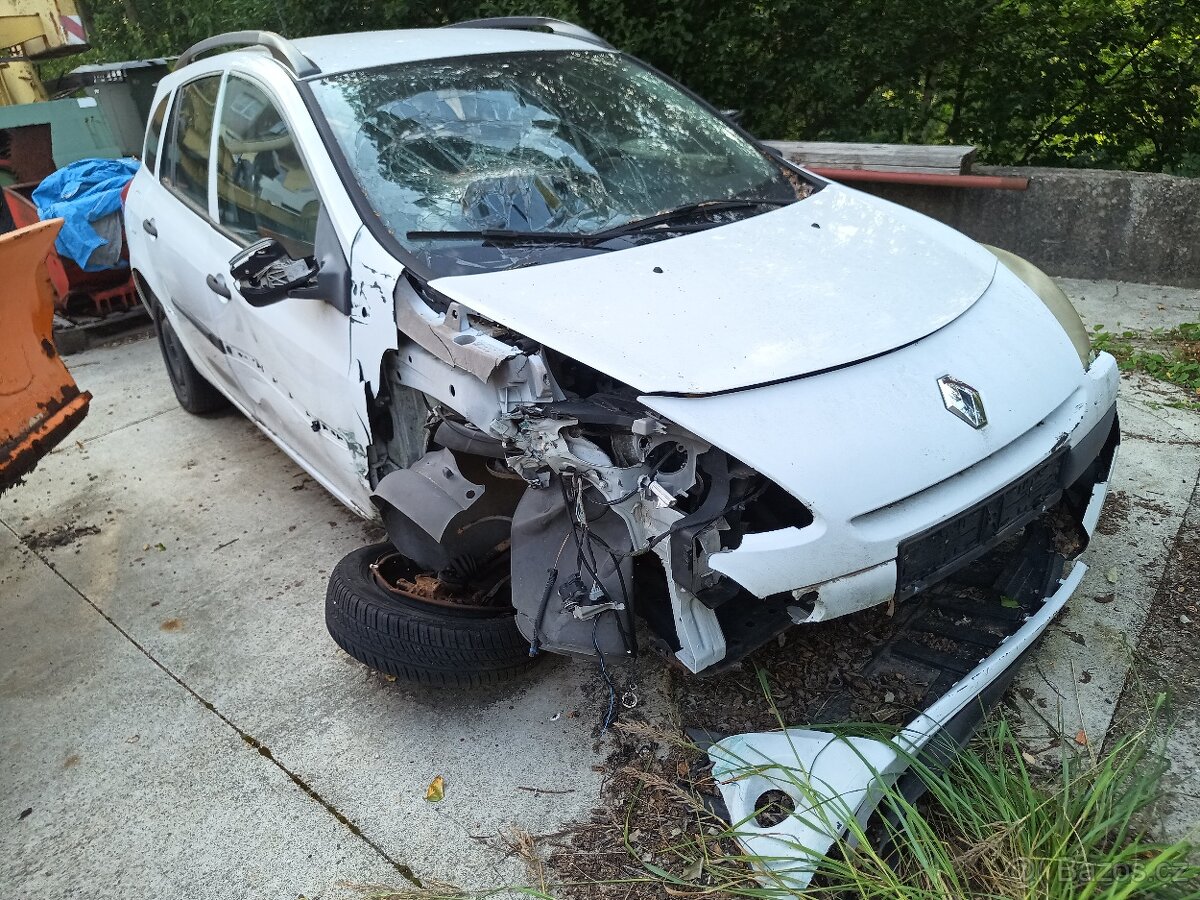 RENAULT CLIO III benzin