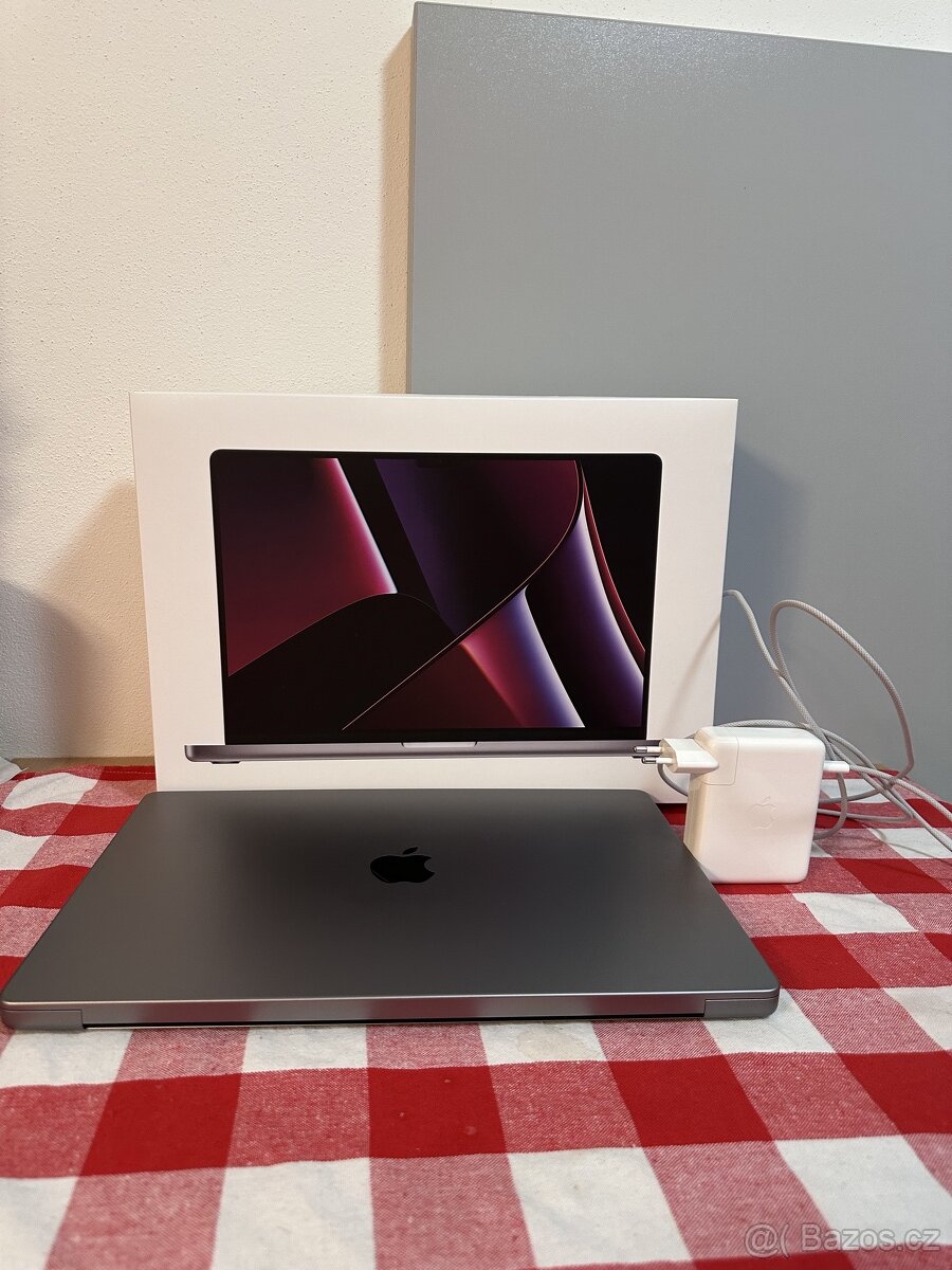 MacBook Pro 16 palců