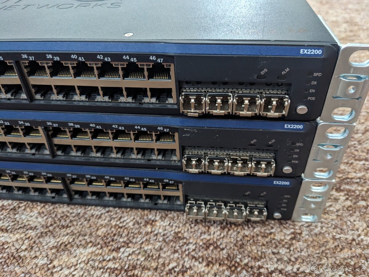 Management Switch Juniper EX2200