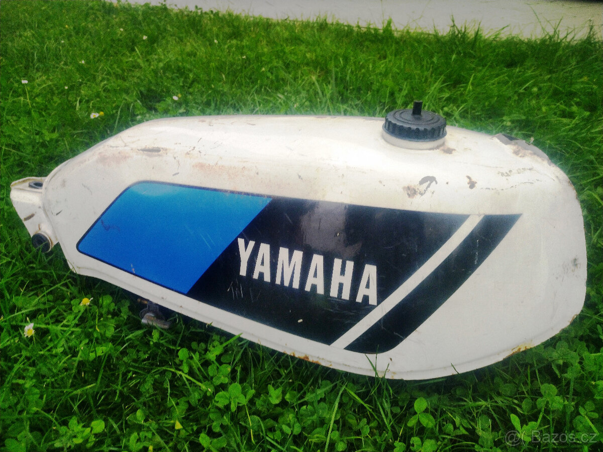 Nádrž Yamaha DT250 a Suzuki TS250 Savage