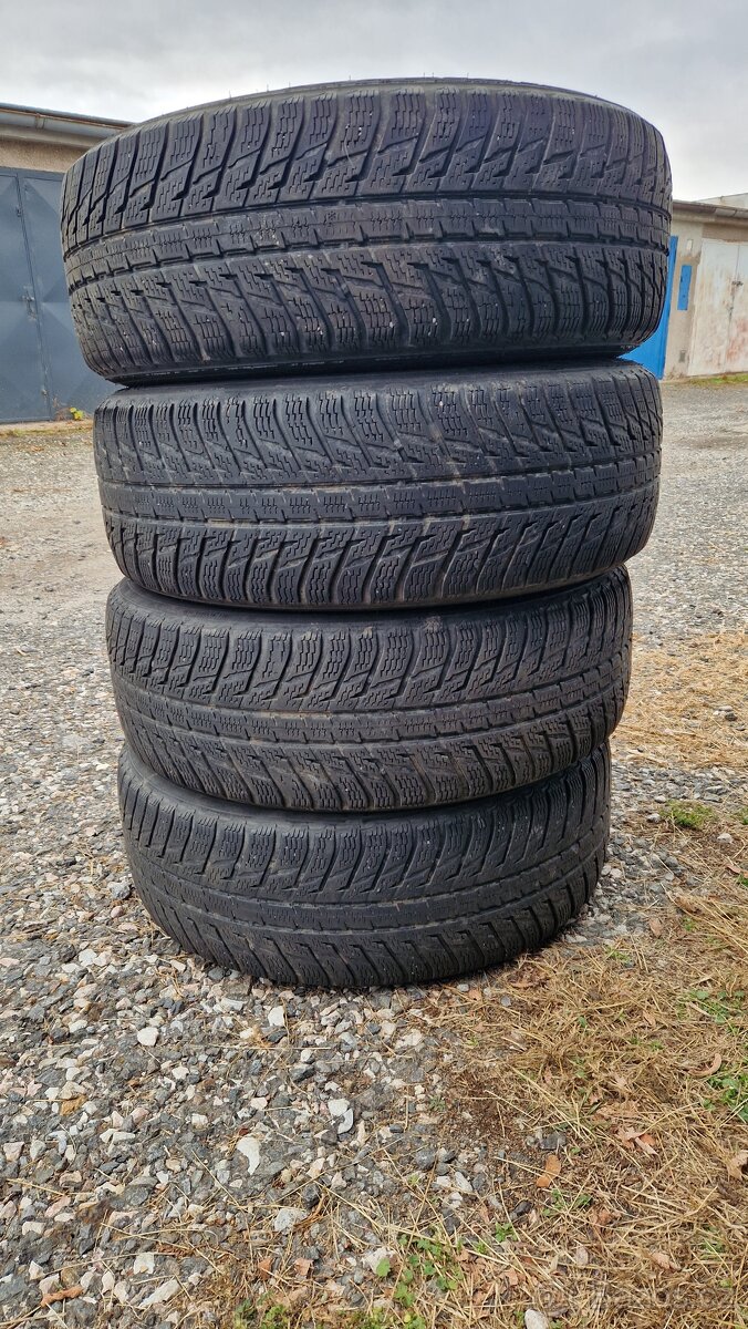 Nokian WR SUV3 235/65/R17