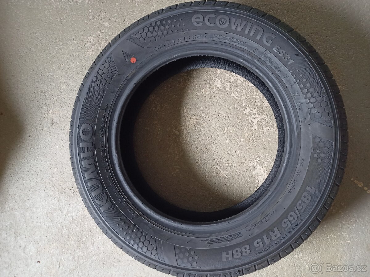 Nové pneu Kumho R15