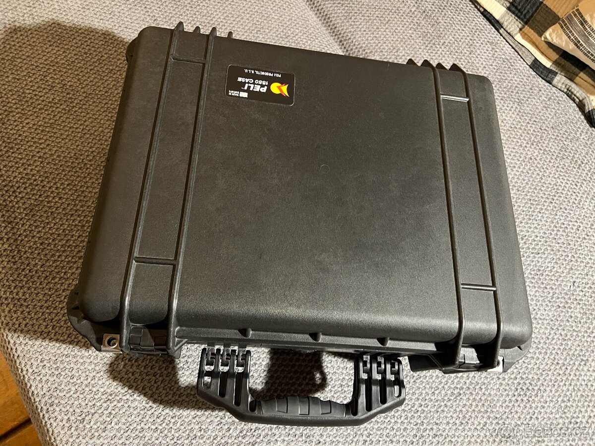 PELI CASE 1550 - vodotěsný kufr s pěnou