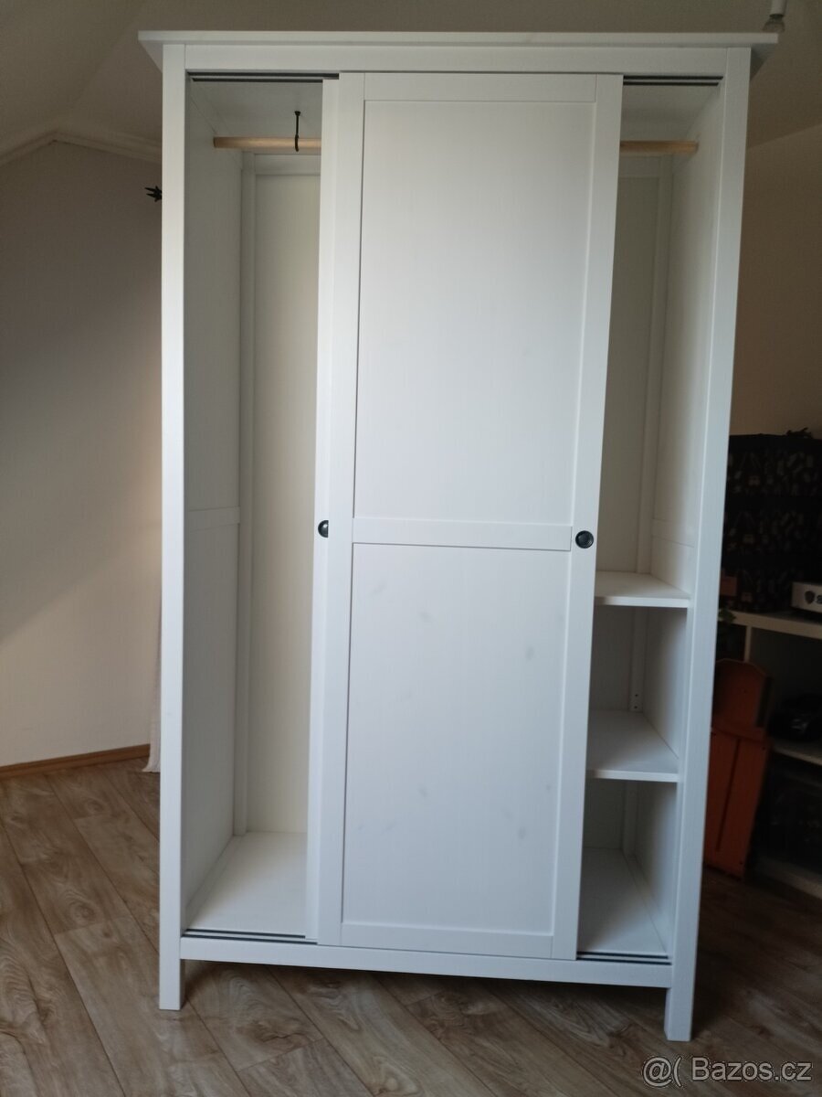 Hemnes šatní skříň