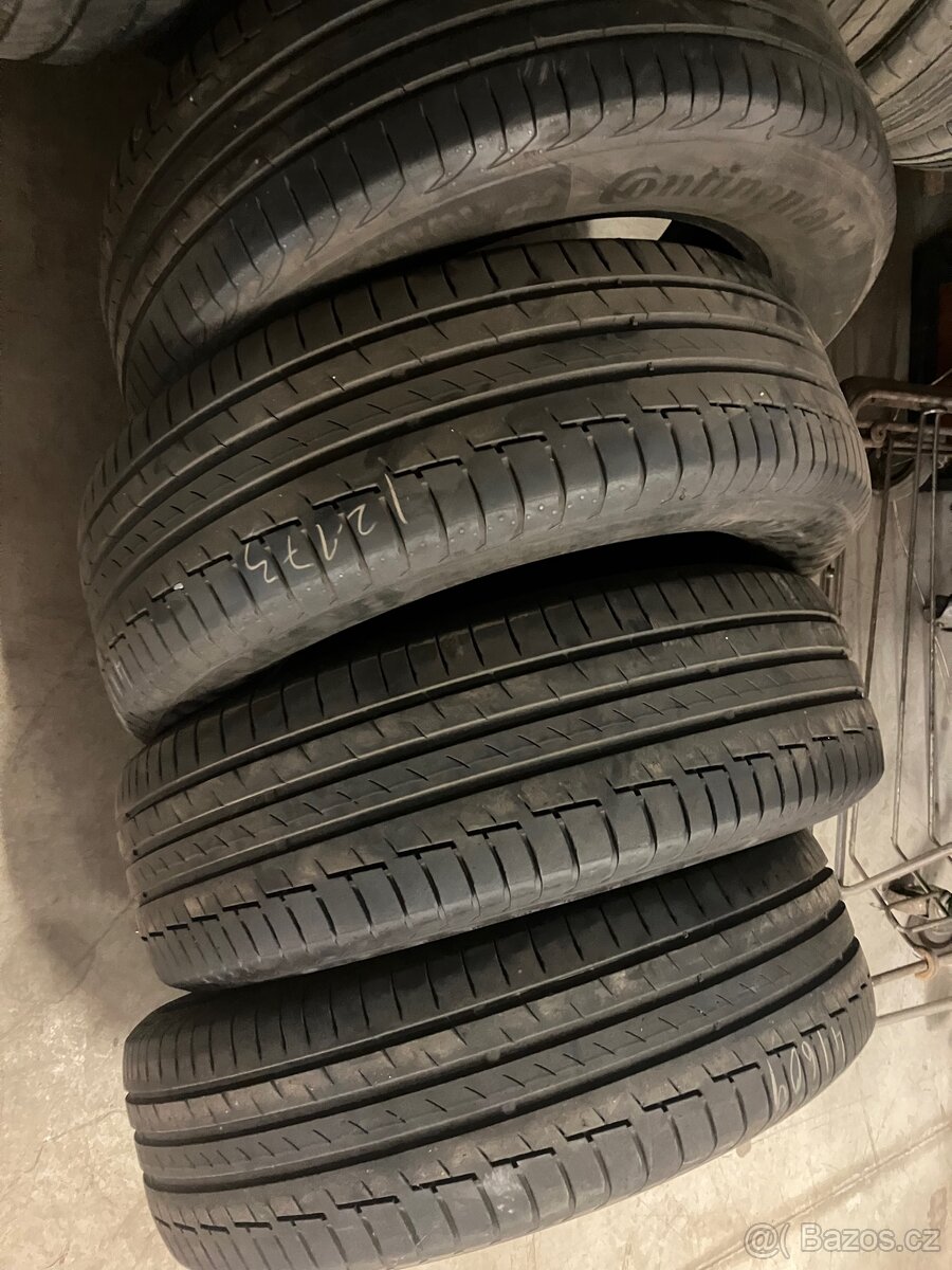 Continental Premium Contact 6. 215/65 R17