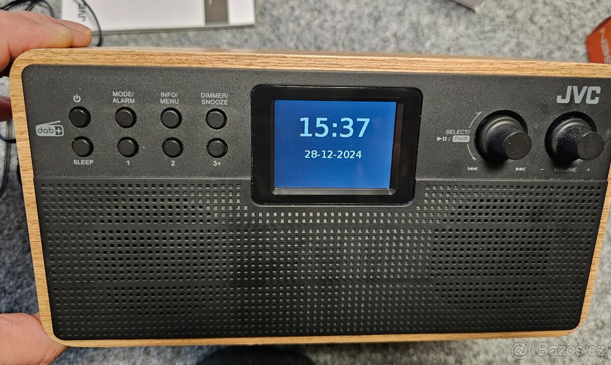 Radiopřijímač s DAB+ JVC RA-E731B-DAB černý/dřevo