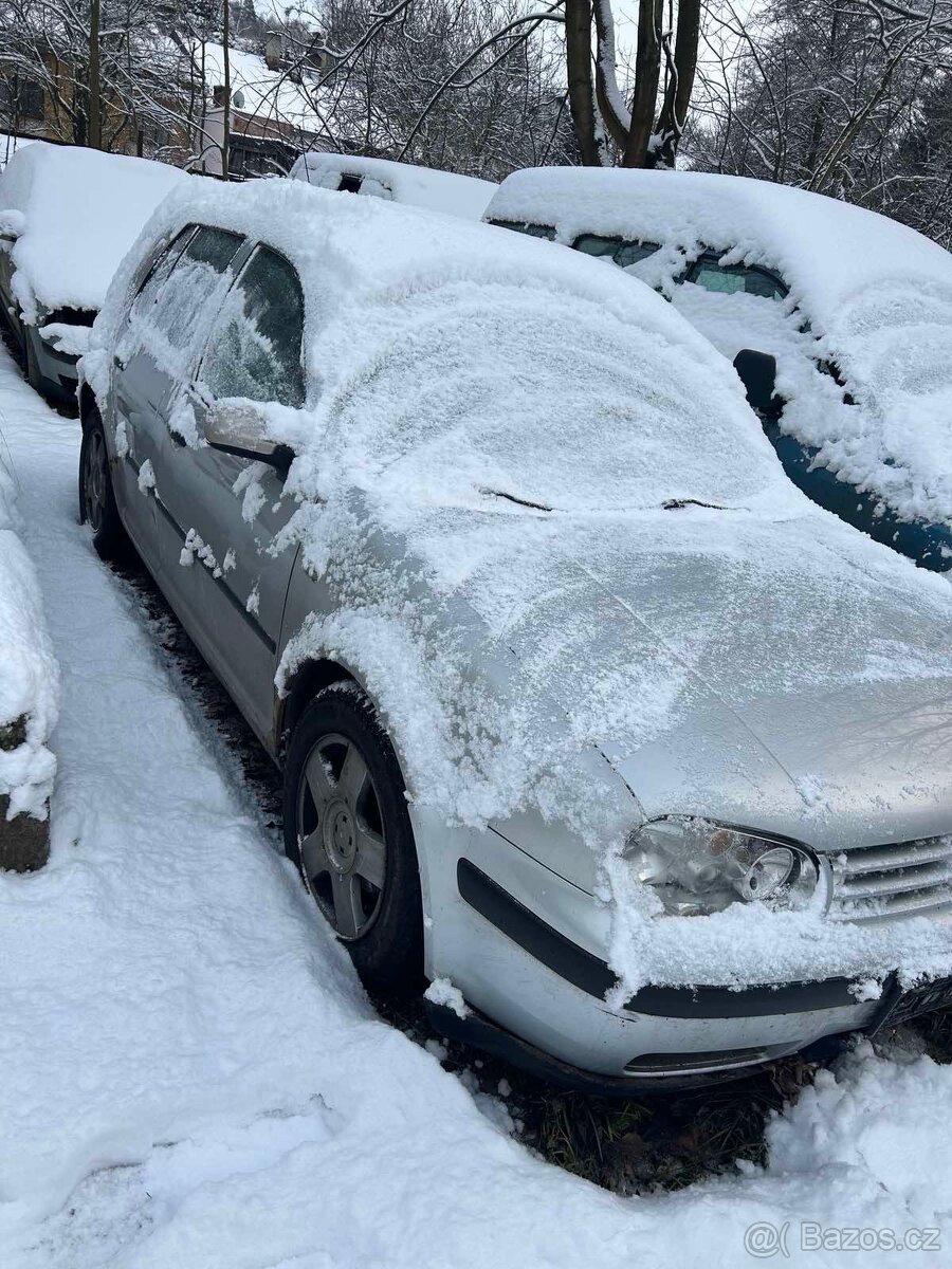 Prodam auto díly na VW GOLF 4