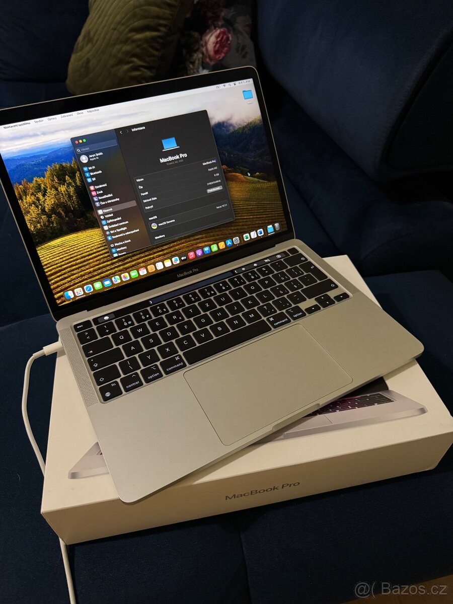 MacBook Pro 13" M2 CZ 2022 Stříbrný