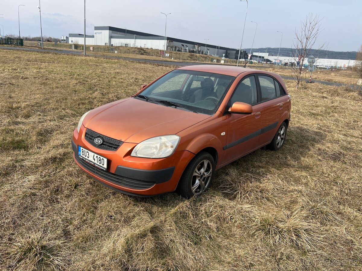 Kia rio 1,4i 71kw rok 2006