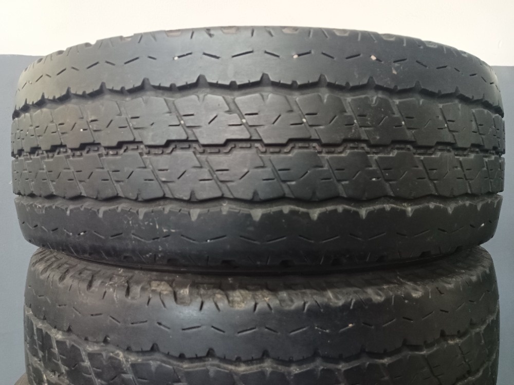 215/70 R15C BRIDGESTONE (5113)