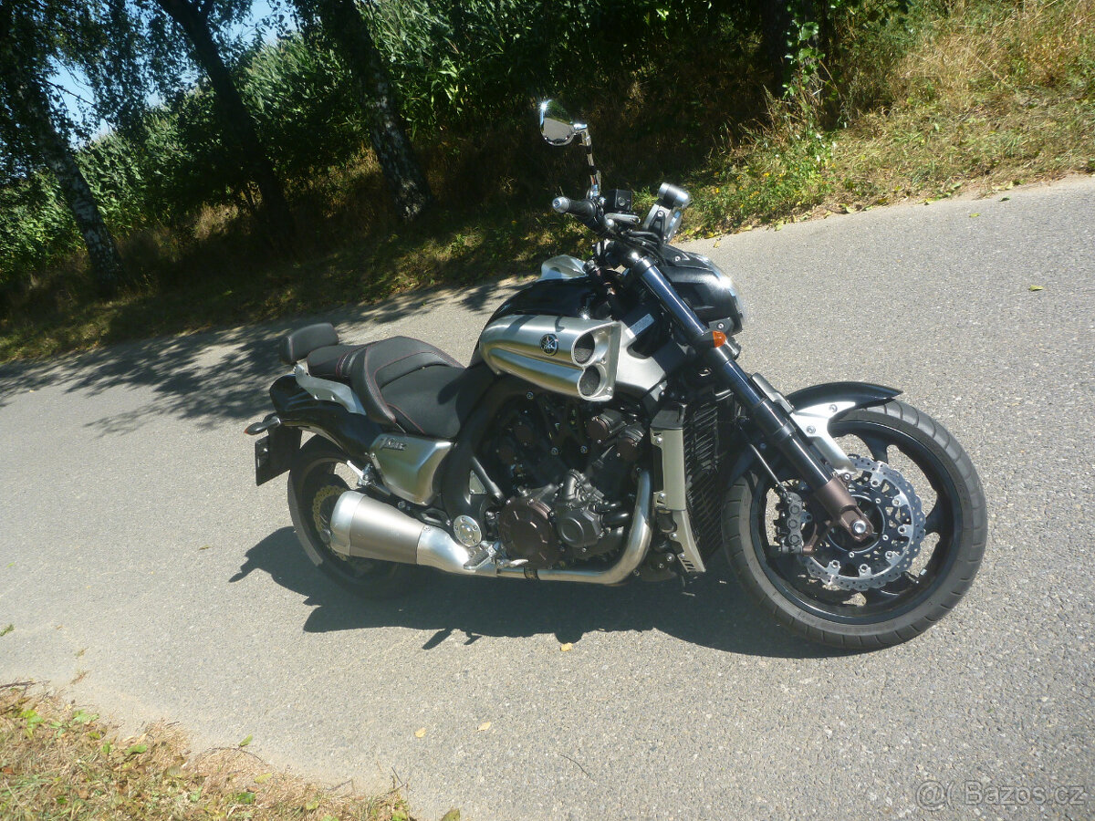 Yamaha V Max 1700