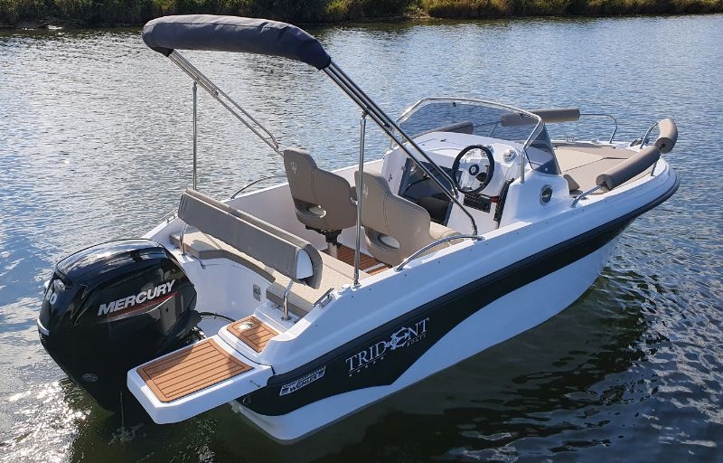 Trident 530 Sundeck