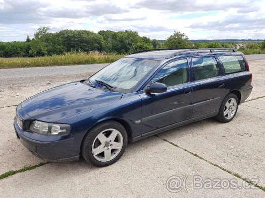 Volvo V70 2.4D D5 - náhradní díly