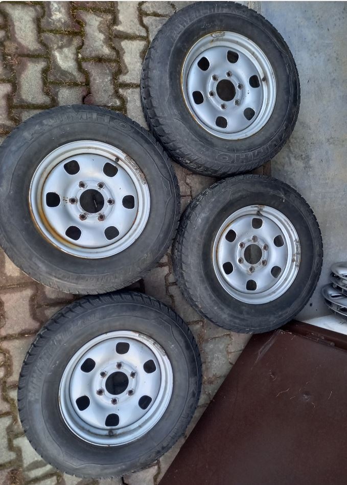 Offroad disky + zimní pneu, 205/80R16