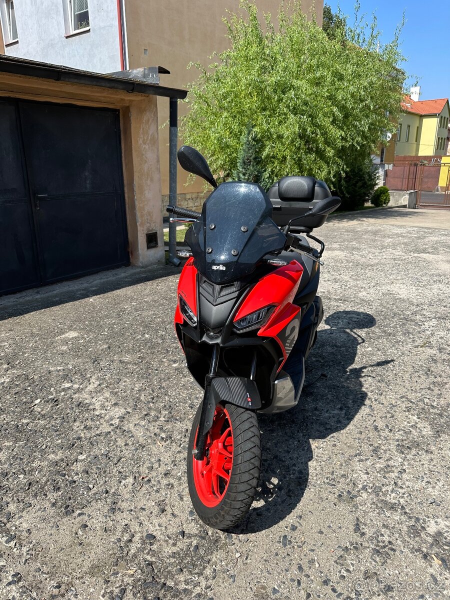 Aprilia SR GT 125 Sport