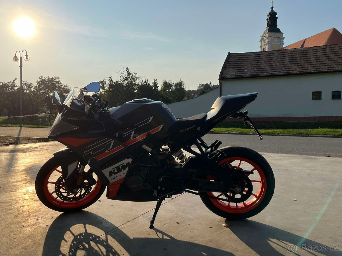 Prodám KTM RC 125 r.v 2020