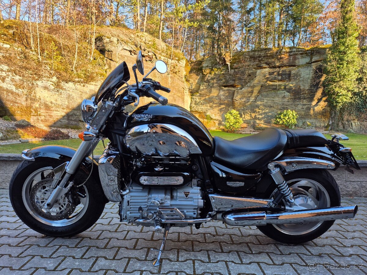 Triumph Rocket III Classic - SUPER STAV - 8 500 MPH 169.900,