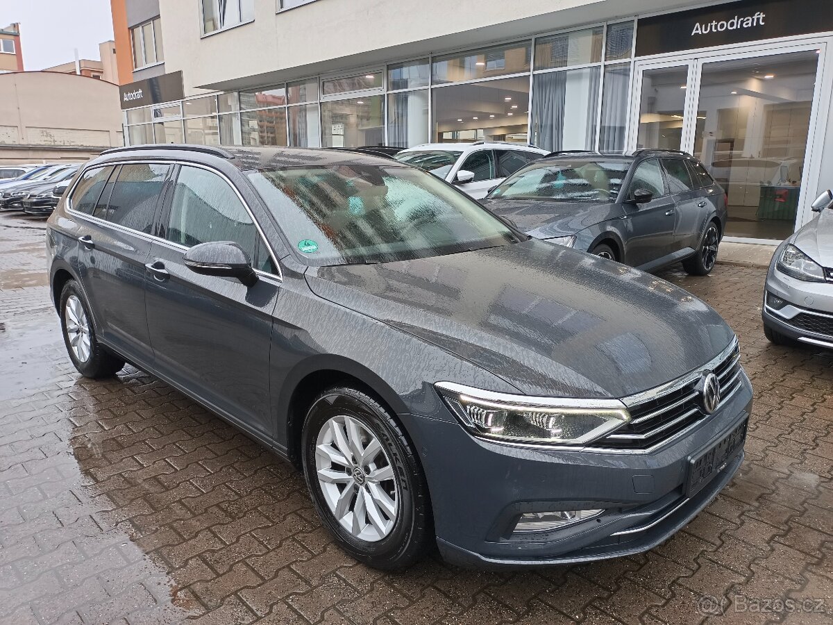 VW Passat B8 2.0TDI 110kW DSG Matrix Virtual Qi ACC DAB ERGO