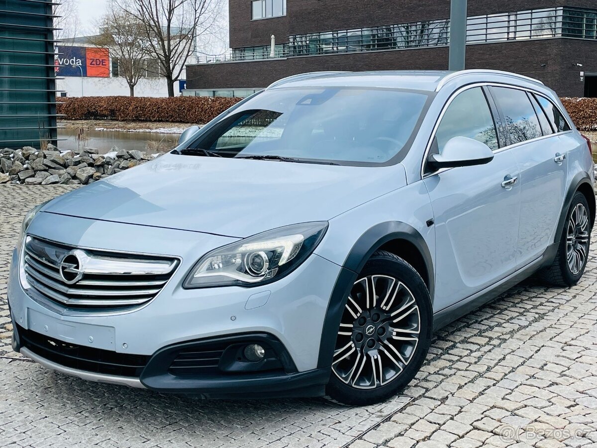 Opel Insignia 2.0CDTI 4x4 AUT VÝHŘEV KAMERA TAŽNÉ PLNÁ VÝBAV